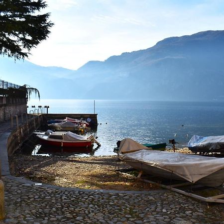 Our Happy Place - Casa Vacanze Per Il Viaggiatore Slow Манделло-дель-Ларио Экстерьер фото