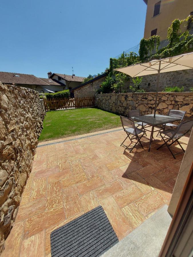 Our Happy Place - Casa Vacanze Per Il Viaggiatore Slow Манделло-дель-Ларио Экстерьер фото